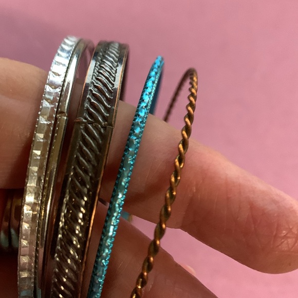 Five bracelets - Picture 6 of 6